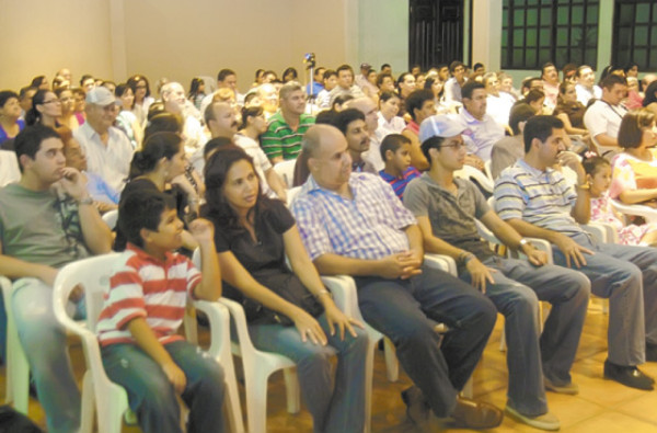 Magistral velada de guitarras en escuela Paco