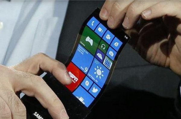 Samsung lanzará en octubre un smartphone con pantalla curva