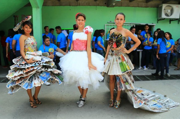 Alumnos exponen la importancia de reciclar