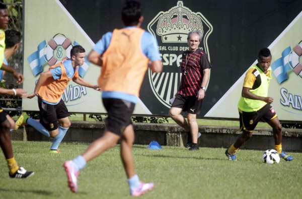 Real España trabajó a triple horario en primer día de pretemporada