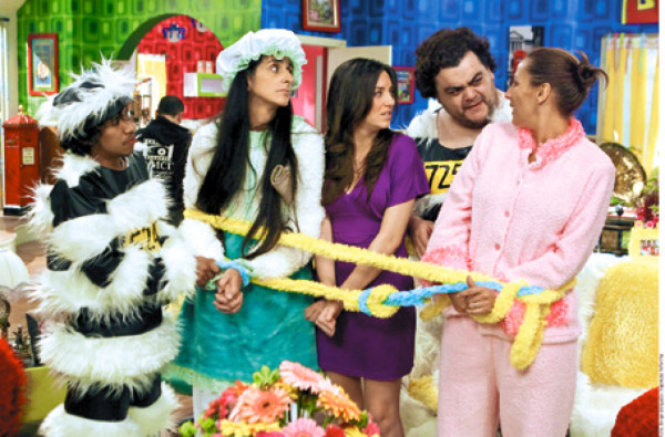 El cine abraza a Derbez