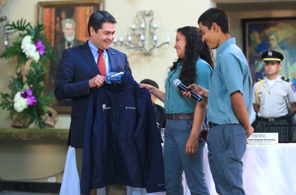 Gobierno becará a alumnos de corredor seco