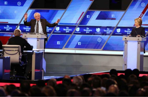 Clinton y Sanders se enfrentan por Honduras en debate