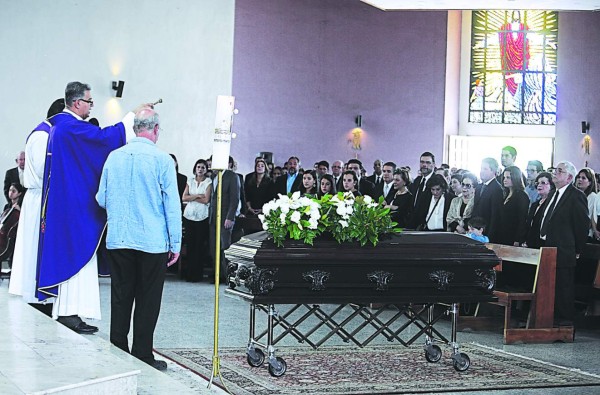 Resaltan vida de Miguel Facussé en sus honras fúnebres