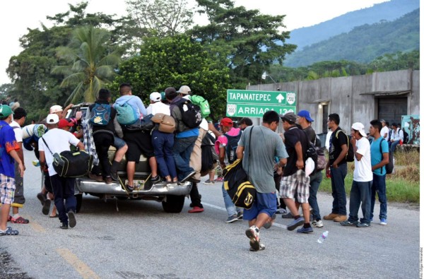 Caravana de migrantes se acerca a Oaxaca, México