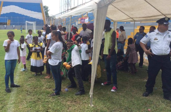 Con deporte previenen a escolares de la violencia en Honduras