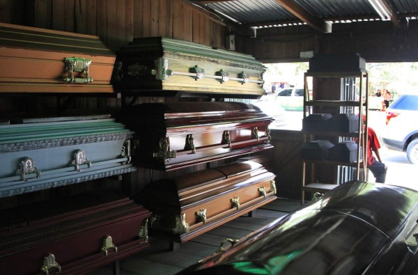 Propietarios de funerarias aseguran que no 'asesinan” a pacientes graves