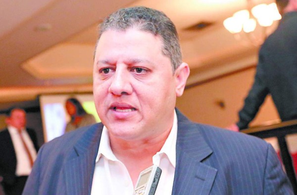 Investigan al RNP por tener en planilla a 25 jugadores de fútbol y a su técnico