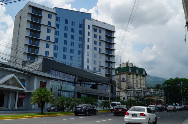 Un hotel y varias torres de oficinas y apartamentos estarán listos este año