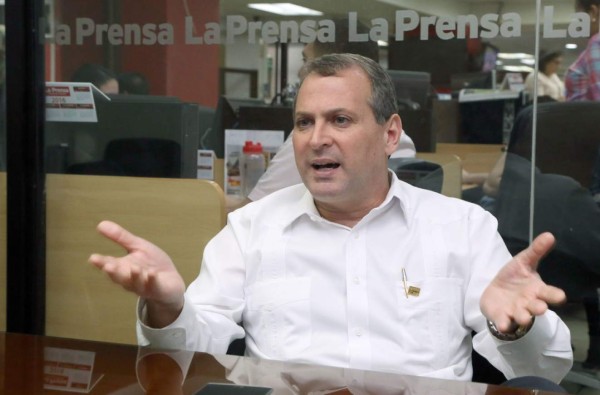 Transportistas se irán a paro por caos en aduanas