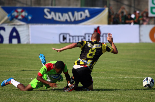Histórica goleada del Real España al Marathón en un derbi polémico