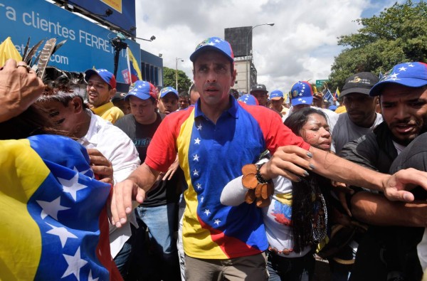 Capriles acusa al Gobierno de abandonar la mesa de diálogo político