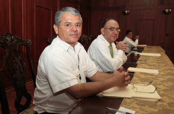 Casi casa a homosexuales en una ceremonia pública