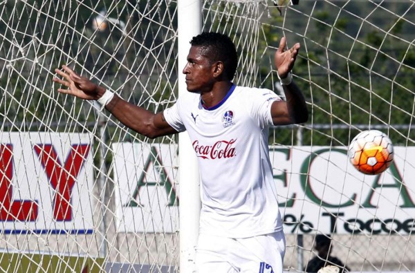 Gran centro de Salas y gol de Costly