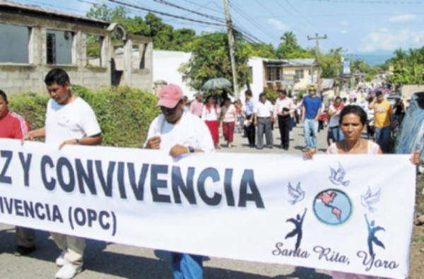 Marchan para vivir en paz en Santa Rita