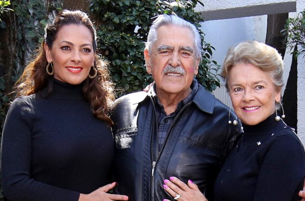 'Entre más le tiren, más le conviene': hermana de Kate del Castillo