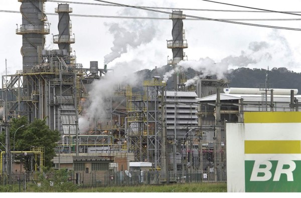 La deuda ayuda a gestar una tormenta perfecta para Petrobras