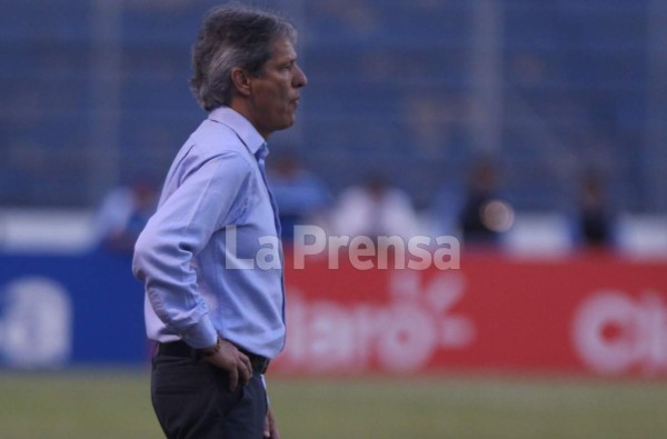 El Olimpia oficializa la renuncia de Carlos Restrepo