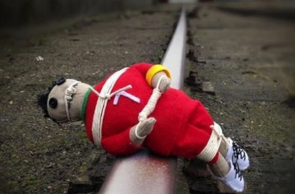 Polémica por un anuncio publicitario que ponía a Cristiano en la vía de un tren