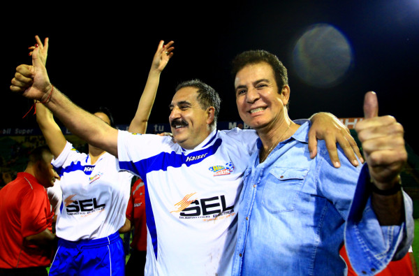 Fiore le recuerda a Nasralla pagar apuesta del RotaGol