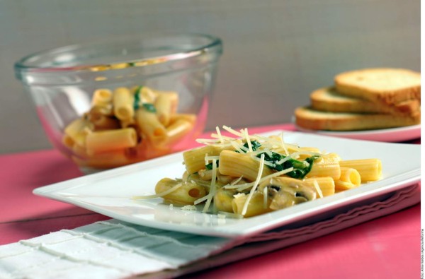 Pasta con mostaza y cítricos