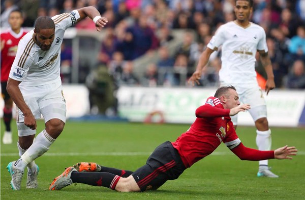 Swansea le provoca primer revés al Manchester United