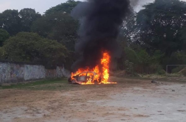 Pandillas hacen explotar un carro bomba en El Salvador