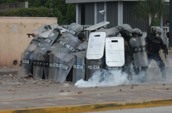 Vandalismo y caos en protestas de la Alianza