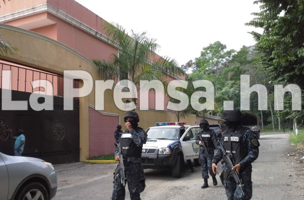 Allanan residencia de lujo a los hermanos Valle en San Pedro Sula