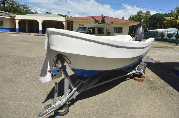 Maestro del año ya tiene lancha para llevar sus alumnos