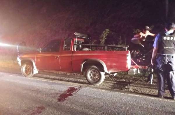 Acribillan a dos jóvenes cuando iban en un pick up en Tela
