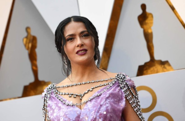 Salma Hayek critica la muñeca de Barbie de Frida Kahlo