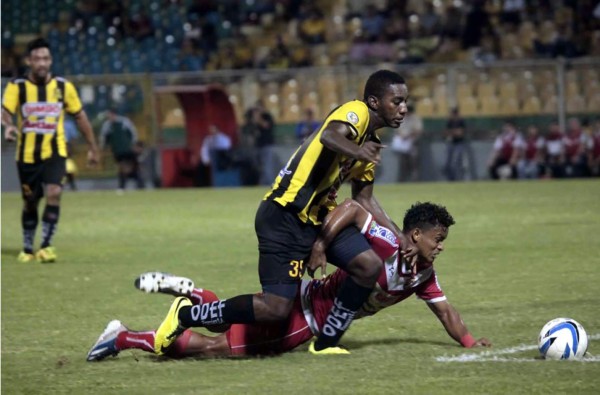 Real España empató con Real Sociedad y dejó ir otra vez la cima