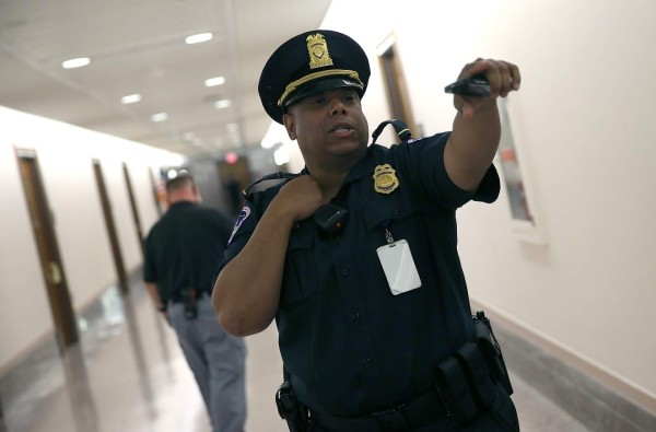 Evacuan Senado y Casa Blanca por doble amenaza de bomba