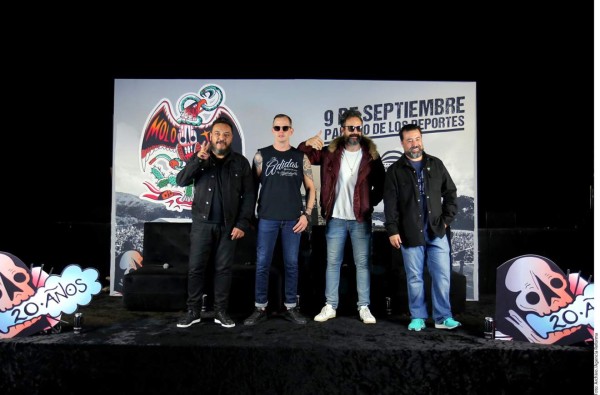 Asaltan a la banda Molotov