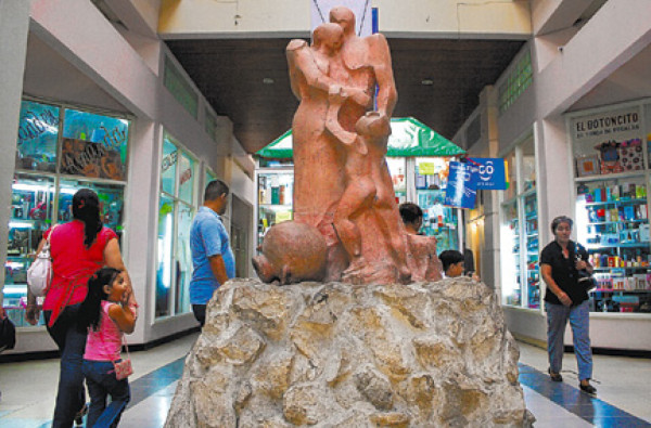 El Pasaje Valle se anticipó a los grandes moles