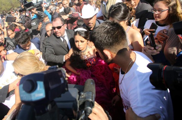 Caos en la fiesta de 15 años de Rubí