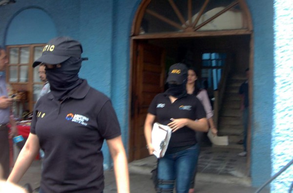 Fiscales contra la Corrupción le caen de sorpresa a la alcaldía de La Ceiba