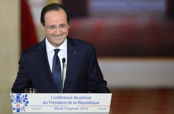 Hollande reconoce un momento 'doloroso' en su pareja 
