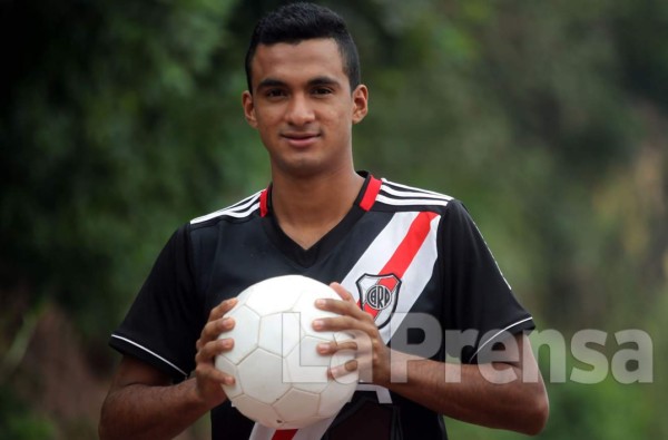 Futbolista hondureño fue engañado por su agente y quedó varado en Argentina