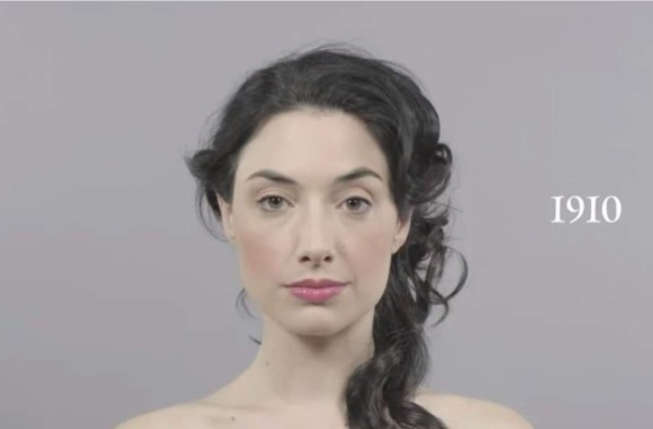 En la gráfica, el peinado que marcó tendencia en 1910. Foto YouTube.