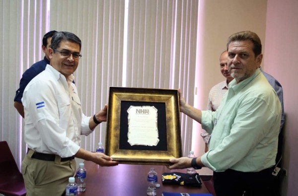 Presidente de New Holland alaba mano de obra de Honduras