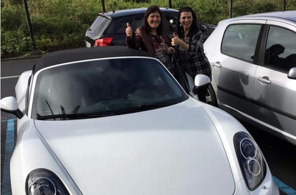 Cristiano Ronaldo regala un Porsche a su madre