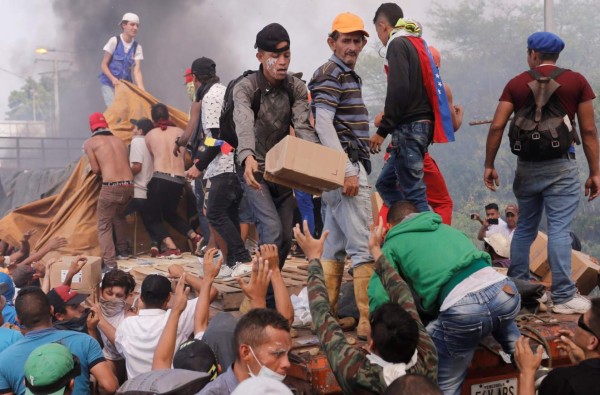 Venezuela: Frustración y repliegue en jornada de ayuda humanitaria