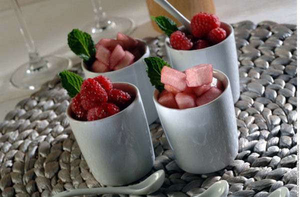 Cómo elaborar peras al vino con frambuesas