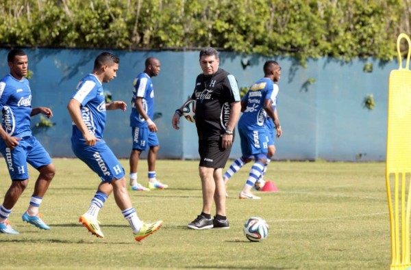 Honduras comenzó a afinar su táctica para el Mundial de Brasil
