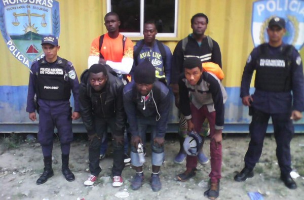 Detienen a seis africanos en Honduras cuando iban para EUA