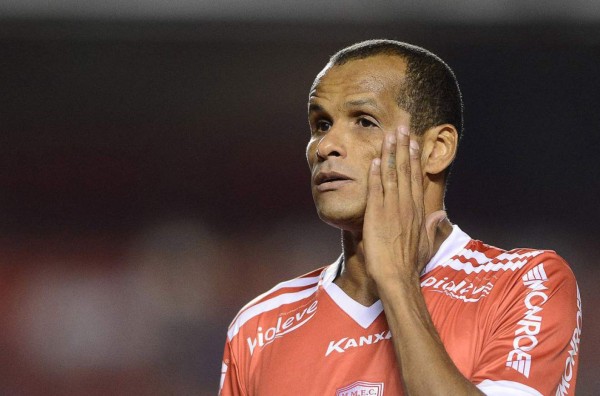 Los futbolistas que colgaron las botas en el 2015
