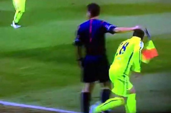 Video: El banderillazo que sufrió Jordi Alba