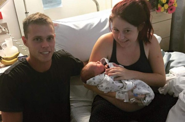 El caso del joven que se convirtió en padre y abuelo el mismo día